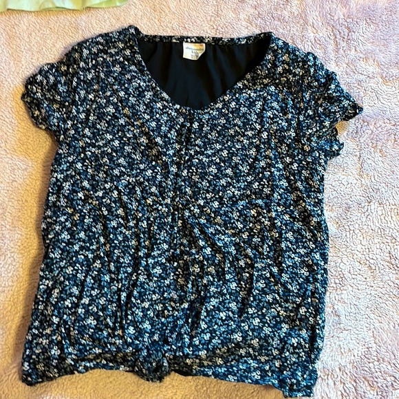 Abercrombie kids blouse blue with blue and white flower design - Picture 1 of 3